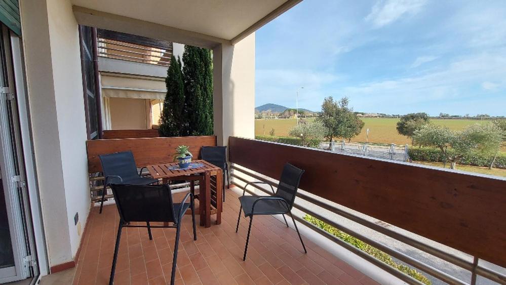 Appartamento Santa Costanza Con Piscina San Vincenzo Exterior foto